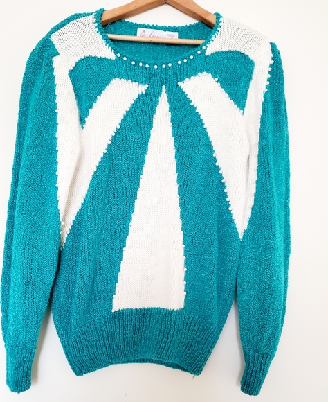 Eddie Dassin Sweaters - Eddie Dassin LA vintage jade sweater with pearls